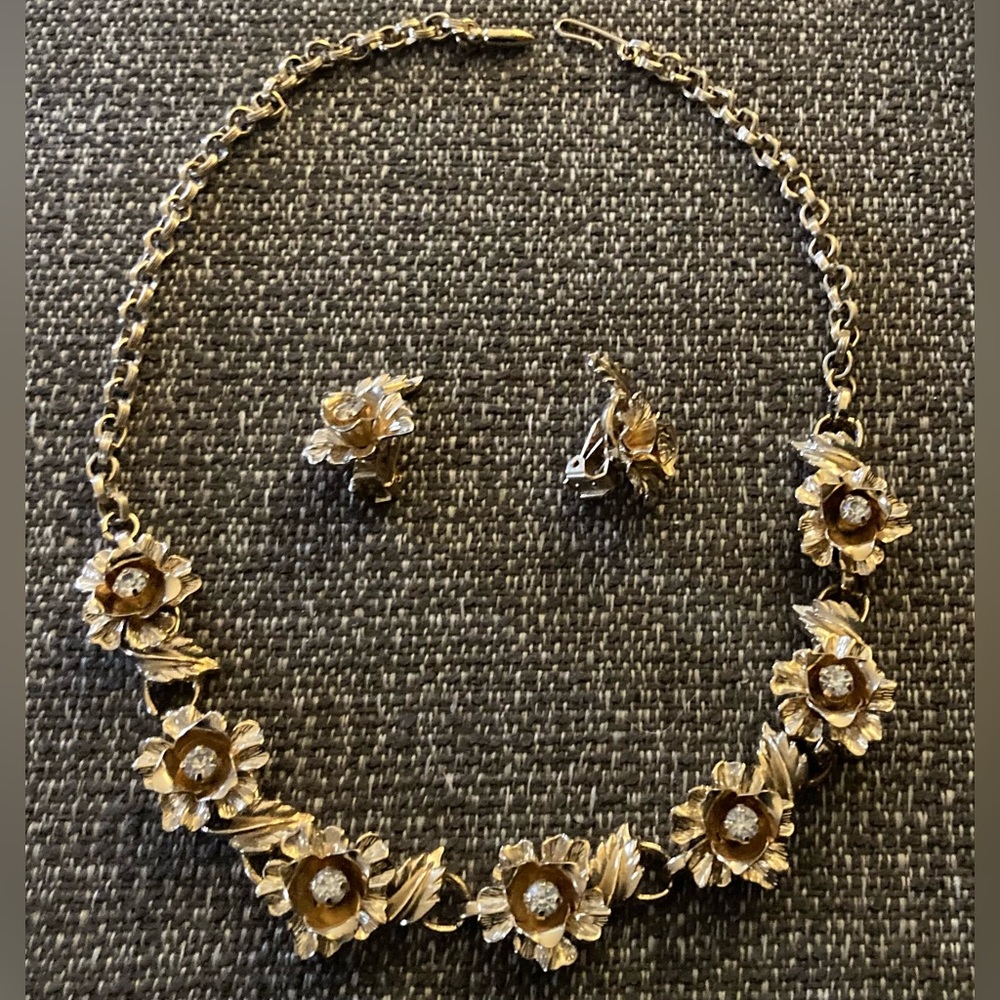 CORO Vintage Gold Tone Crystal Rose Necklace & Clip-On Earring Set - Picture 2 of 10